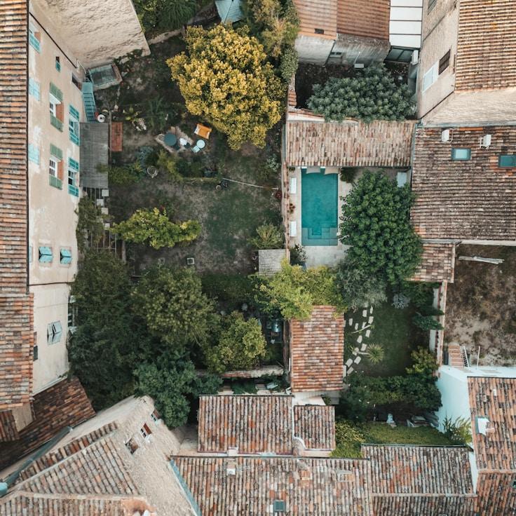 Outdoor terrace seating suitable for families in Zürich